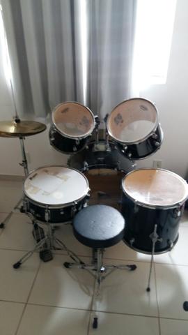 Vendo Bateria completa