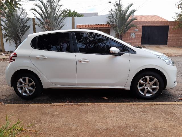 Peugeot 208 Active Pack 2014 / 2015 IPVA 2019 PAGO - Foto 6
