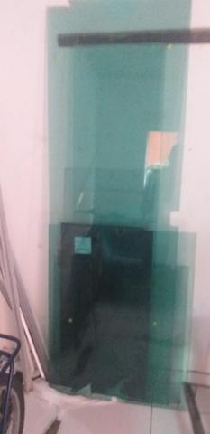Porta Verde um basculante maxim-ar um basculante pivô do jeito que vai ficar na foto - Foto 3