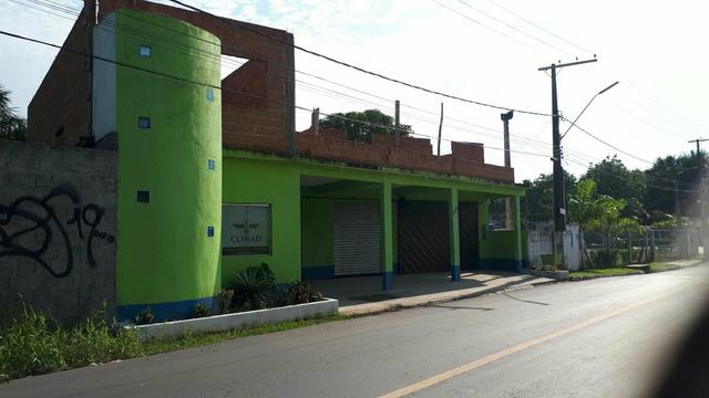 Vendo casa com ponto comercial na principal
