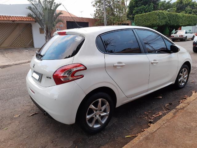 Peugeot 208 Active Pack 2014 / 2015 IPVA 2019 PAGO - Foto 8