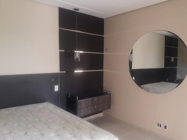 Excelente Apto. de 4 suítes sendo uma Master com Closet na Ponta Negra. - Foto 17