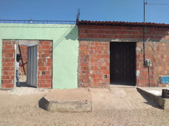 VENDO OU TROCO CASA E PONTO COMERCIAL