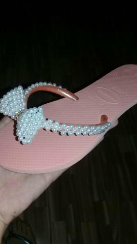 Vendo chinelas decoradas