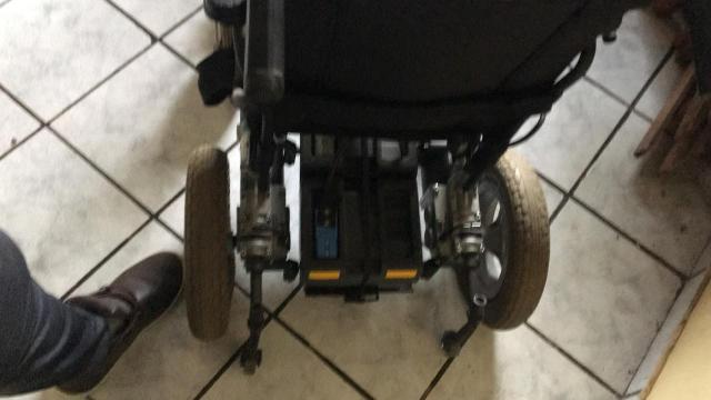 Cadeira de Rodas Elétrica - Foto 3