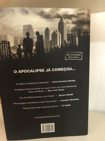 Livro The Walking Dead - Foto 2