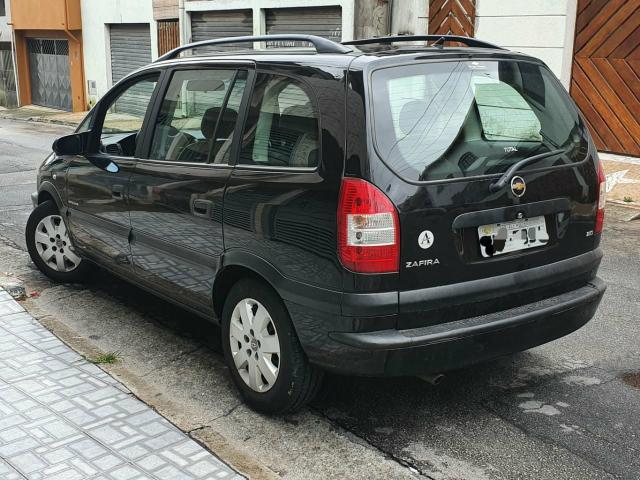 Vendo zafira com kit gás muito Nova ?