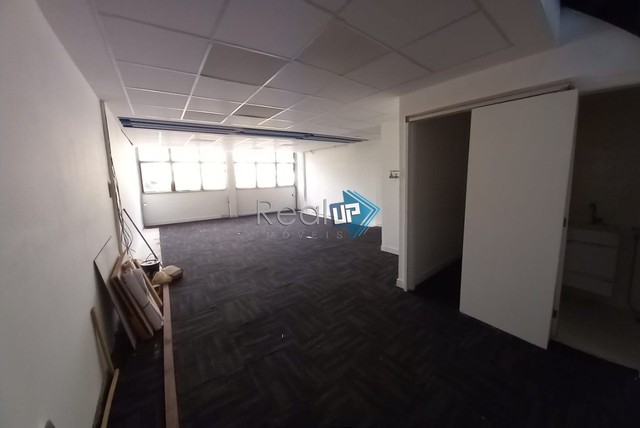SALA COMERCIAL NA OLEGÁRIO MACIEL -JARDIM OCEÂNICO - Foto 2
