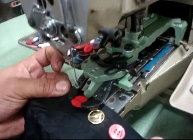 Cassear botão-máquina JUKI Mod. 372