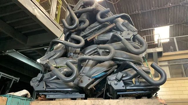 Lote com 20 bancos da empilhadeira C25L - Foto 2