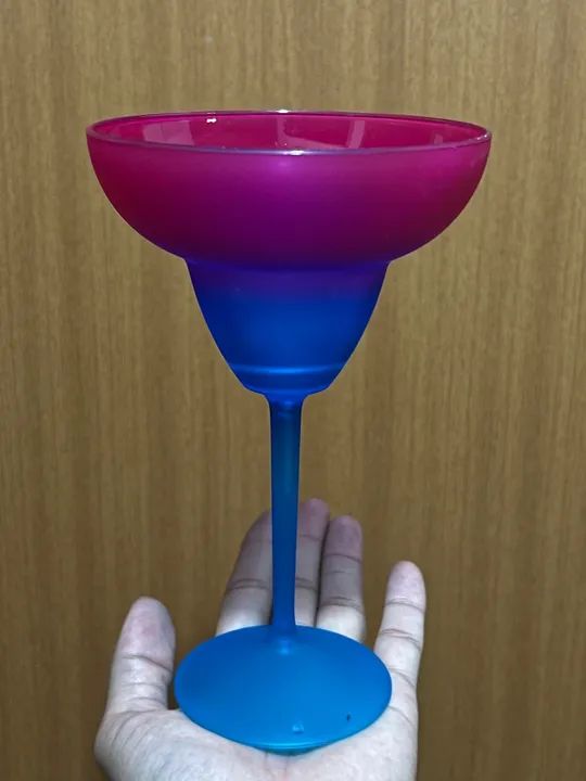 Kit 8 Taças De Margarita Degradê 350ml Carnav - Foto 2