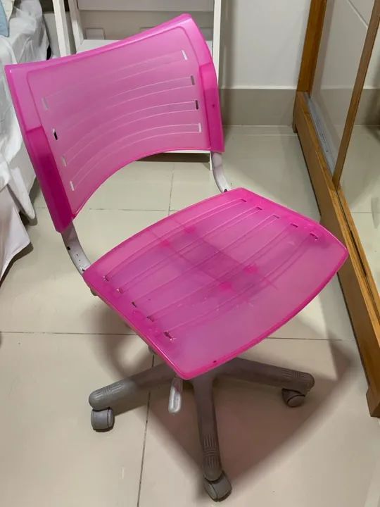 Cadeira Giratória Rosa 