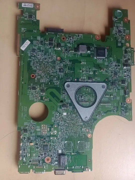 Placa mãe notebook Dell Inspiron 14 modelo p22g  - Foto 3