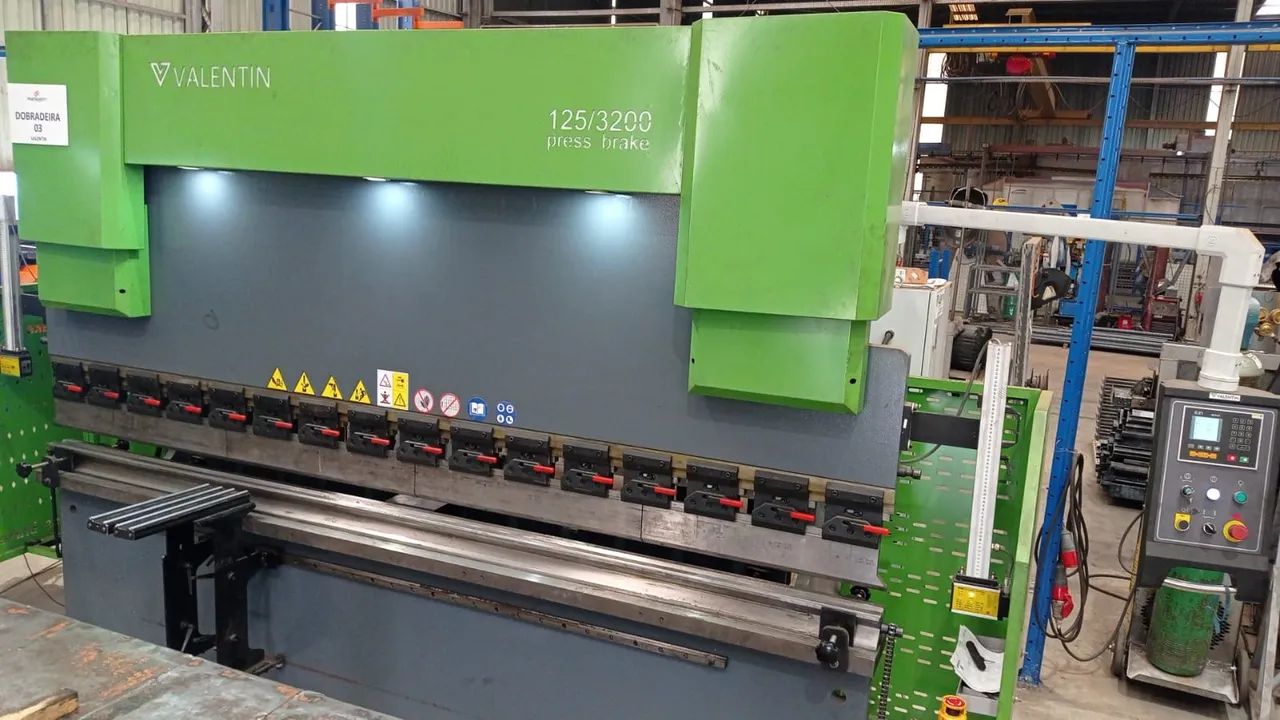 Dobradeira 125T ano 2023 usada 