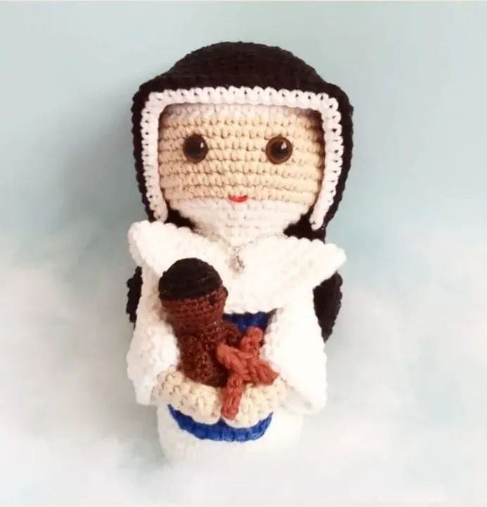 Santa Dulce amigurumi de Crochê