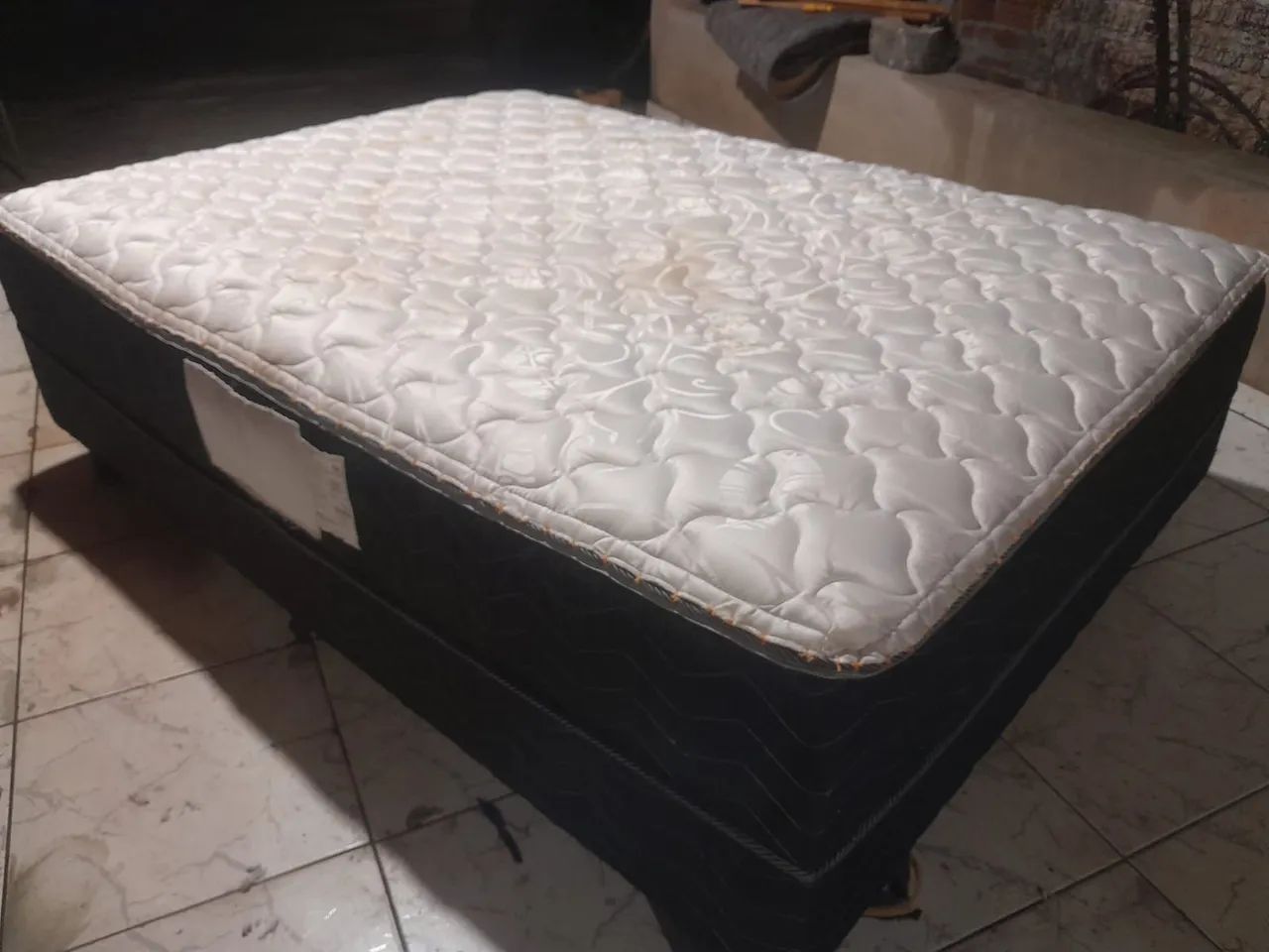 Cama Box de casal em excelente estado como da pra ver nas fotos