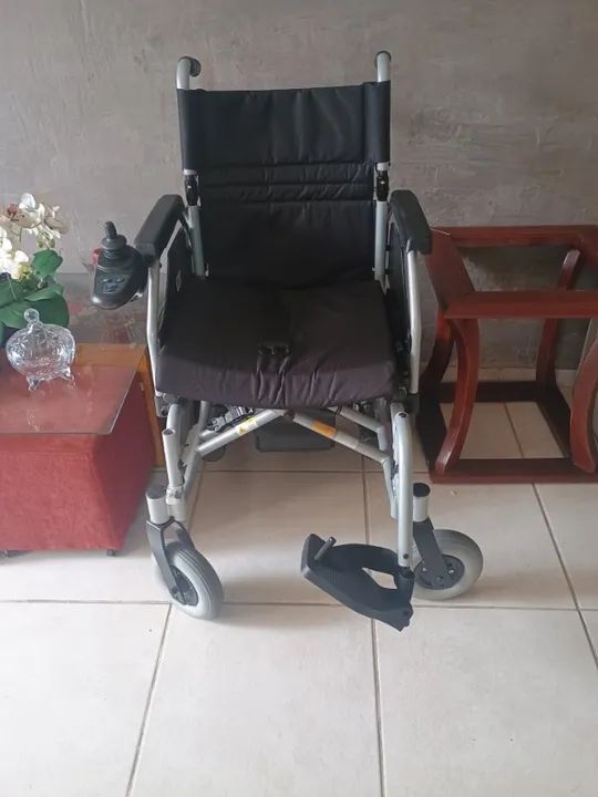 Cadeira de Rodas Motorizada D900 Delamed
