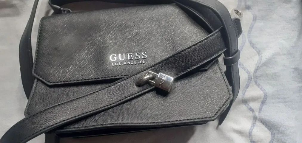 Bolsa Guess 2 linha perfeita estado nova sem uso e bolsa de mãos 2 em 1