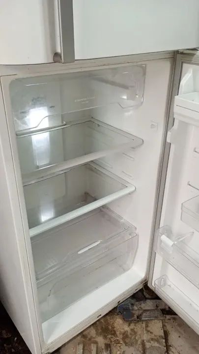 Geladeira Electrolux Duplex Branca Frost Free 220 - Foto 3