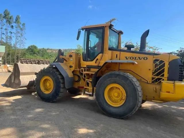 Pá Carregadeira Volvo L120-F Ano 2010 - Foto 4