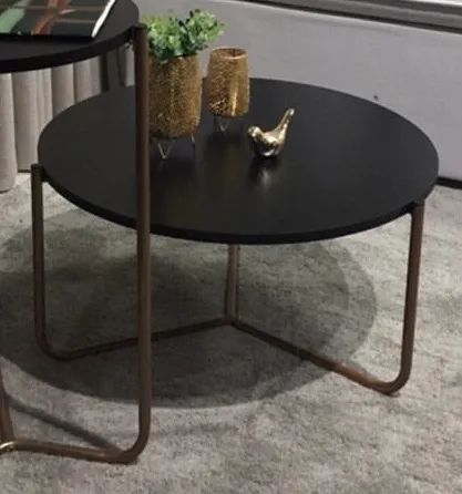 Mesa de centro redonda em madeira preta