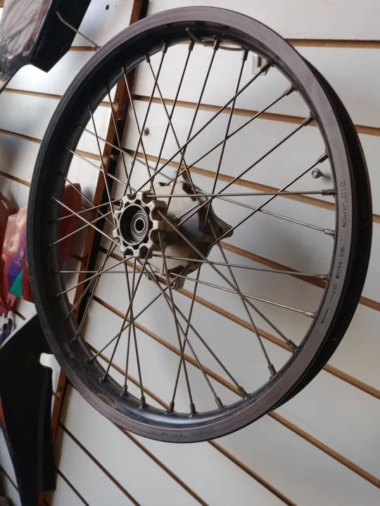 Roda dianteira XRE 300 nova e usada - Foto 4