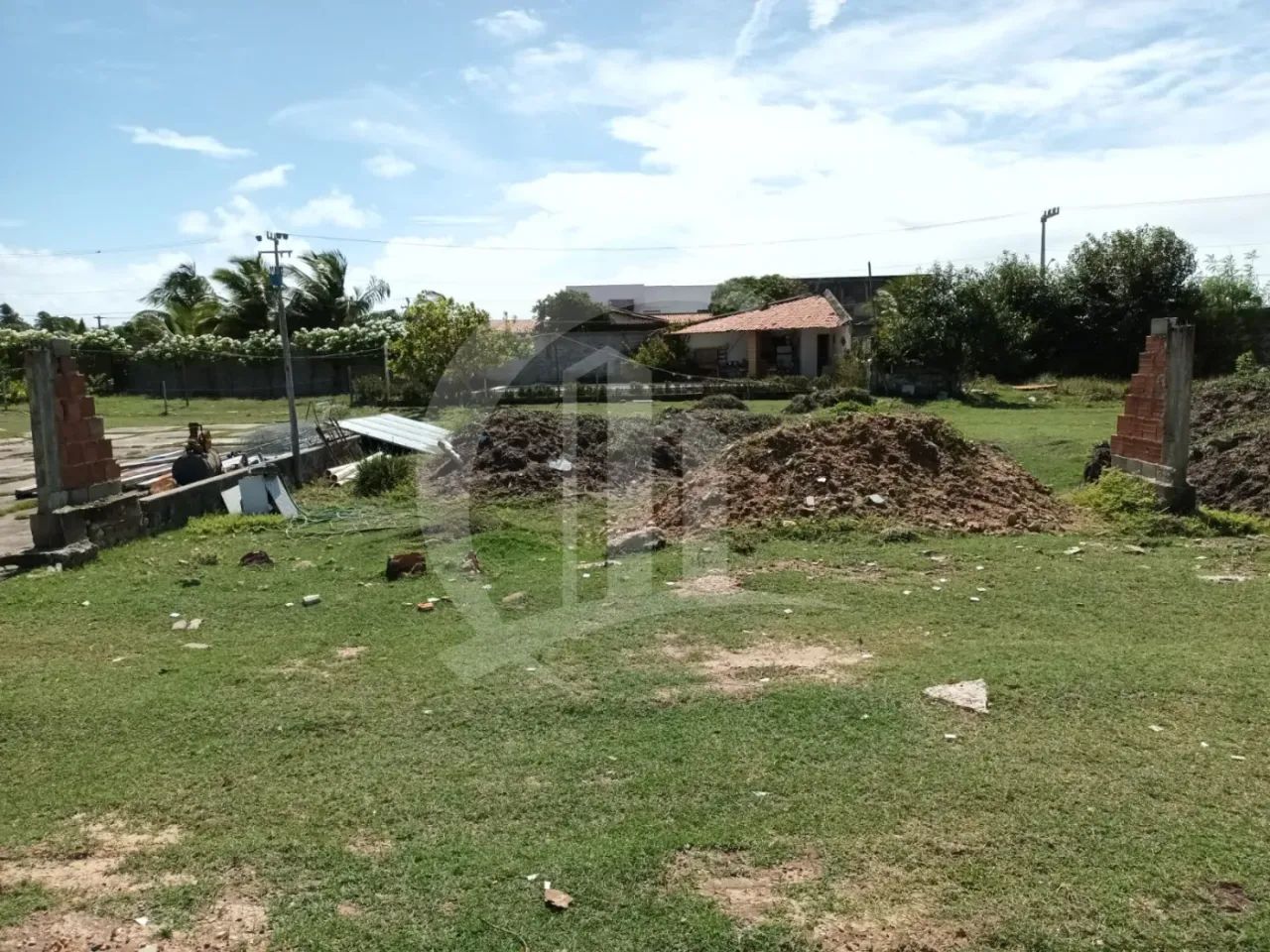 Lote à Venda de 380m² Posição Leste/Norte