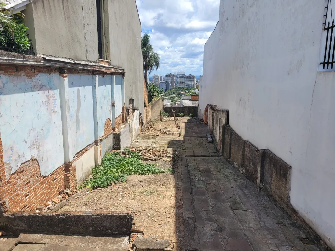 Terreno à Venda no Bairro Vila Jardim - Vista Privilegiada da Cidade.