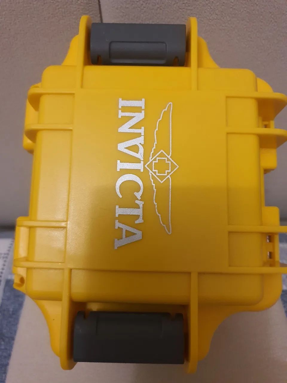 ESTOJO INVICTA AMARELO ORIGINAL - Foto 2