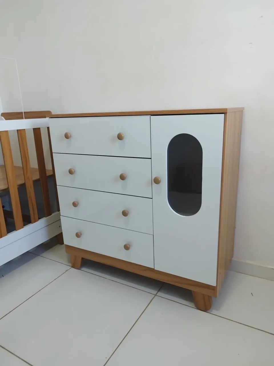 Berço de Madeira com Detalhes Amadeirados - Foto 3