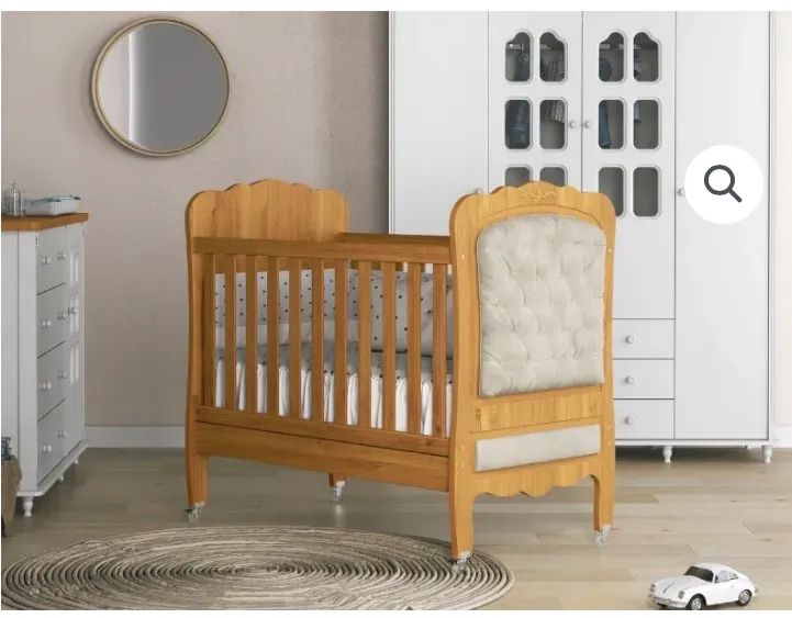 Berço com Capitonê que vira Cama com colchão.