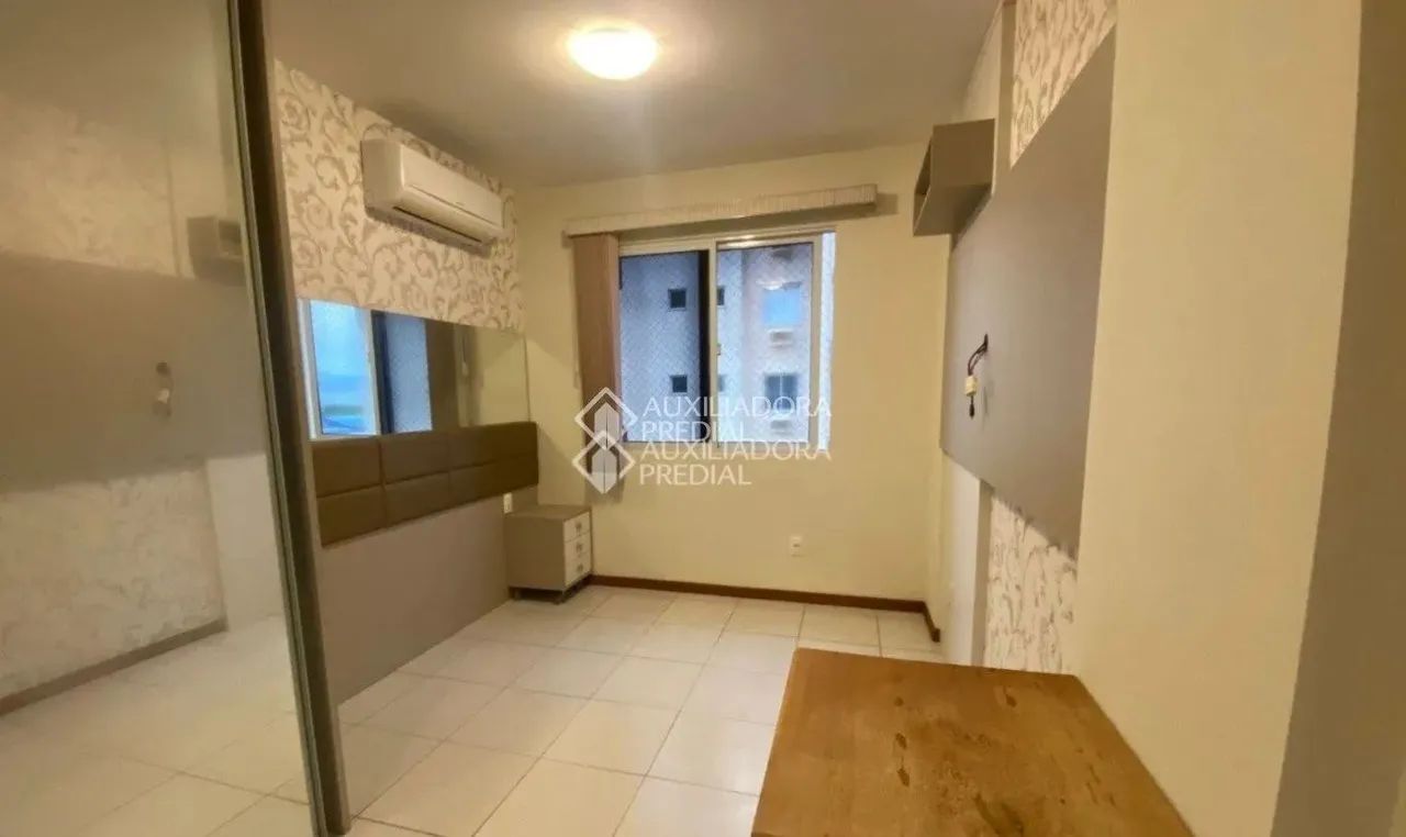 Apartamento de 2 dormitorios, localizado no bairro costeira do pirajubae - Foto 13