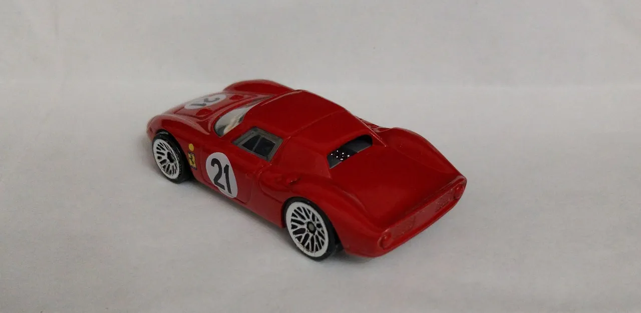 Carrinho miniatura Ferrari Enzo Coleçao Shell V Power
