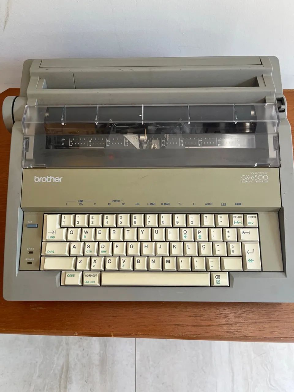 Máquina de escrever Brother GX-6500