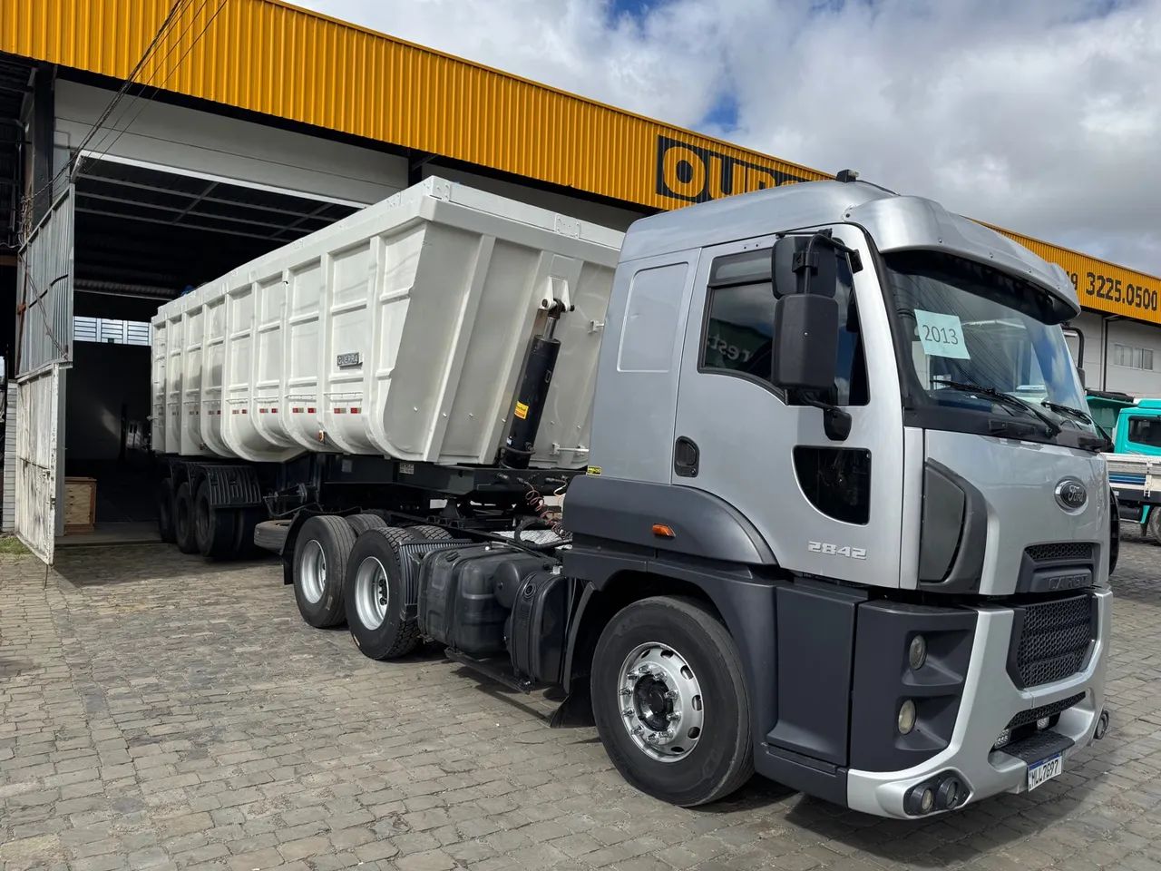 Caminhão Ford Cargo 2842 -basculante 45 cub - Foto 7