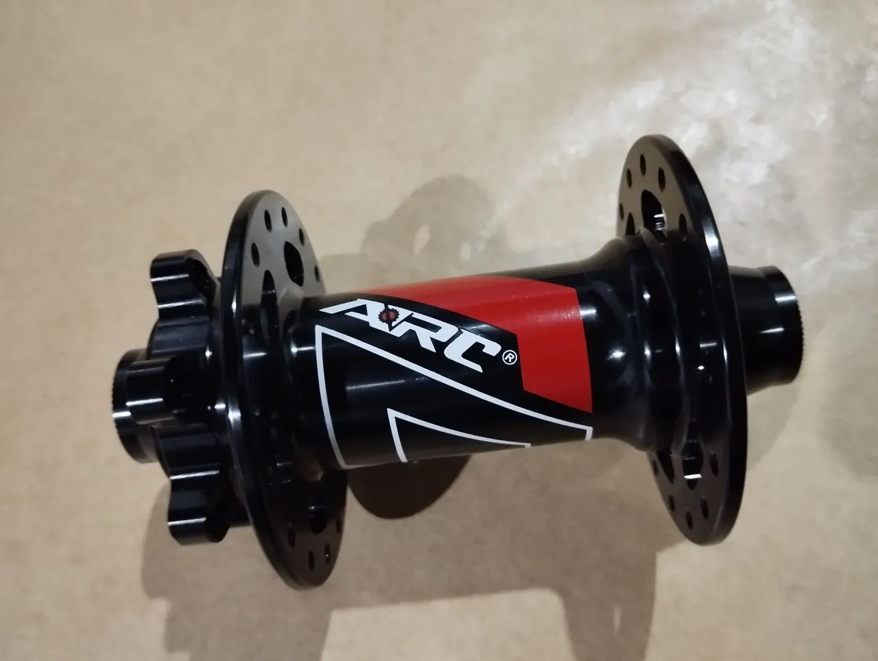 Cubo dianteiro ARC -MT 009 boost 15x110 mtb