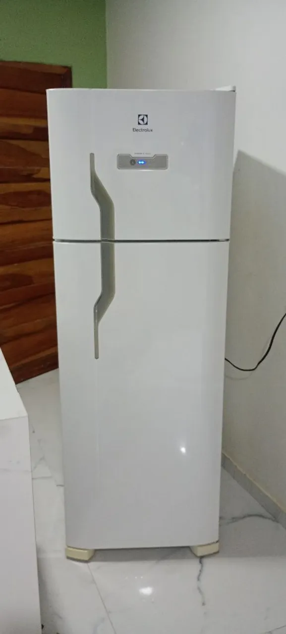 Geladeira Electrolux Frost Free poucos dias de uso 450 litros