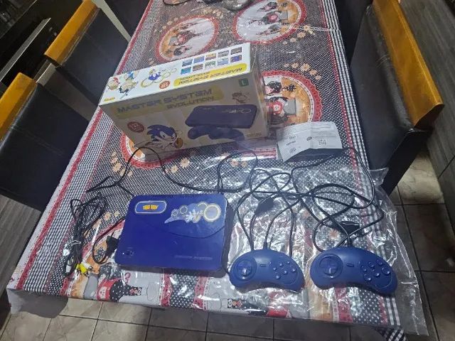 Master System Evolution (Tectoy) com 132 jogos na memória + 2 controles serial batendo