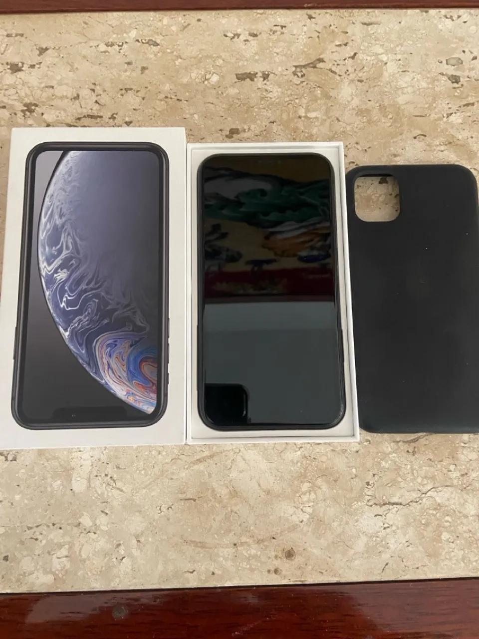 Vendo iPhone XR 128 gb completo impecável bateria 84% tudo original 