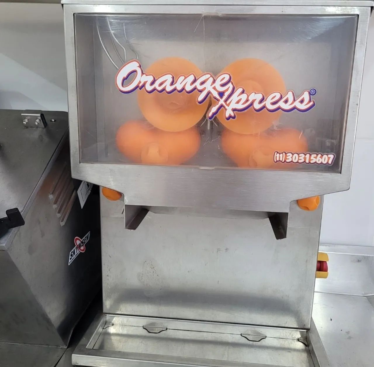 Extratora de suco de laranja Gastronomia e Hotelaria Tirirical