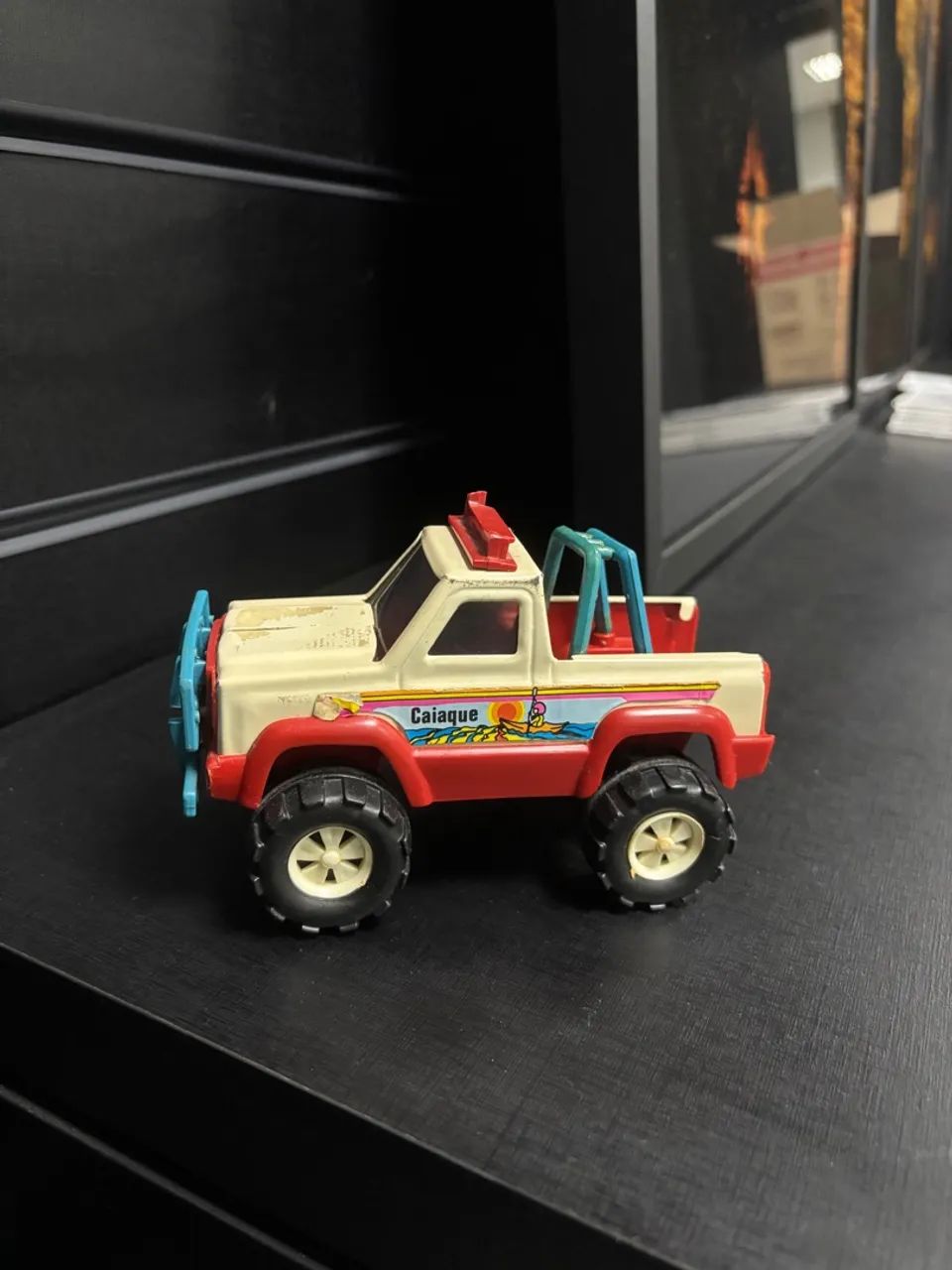 Carrinho de brinquedo antigo Caique