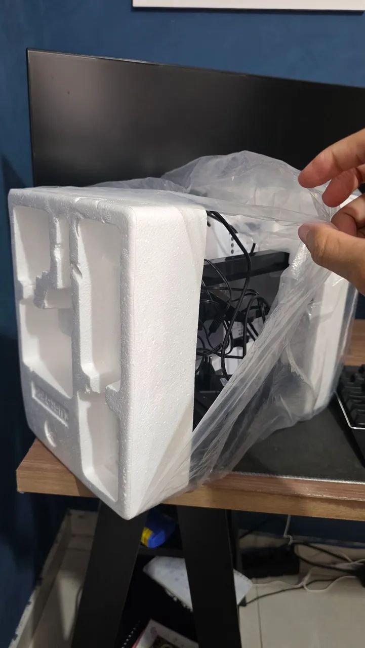 Máquina de Costura Doméstica (Nova na caixa) - Foto 3