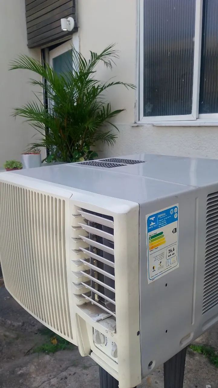 Ar Condicionado de Janela 12000 BTUs Bem conservado. - Foto 5