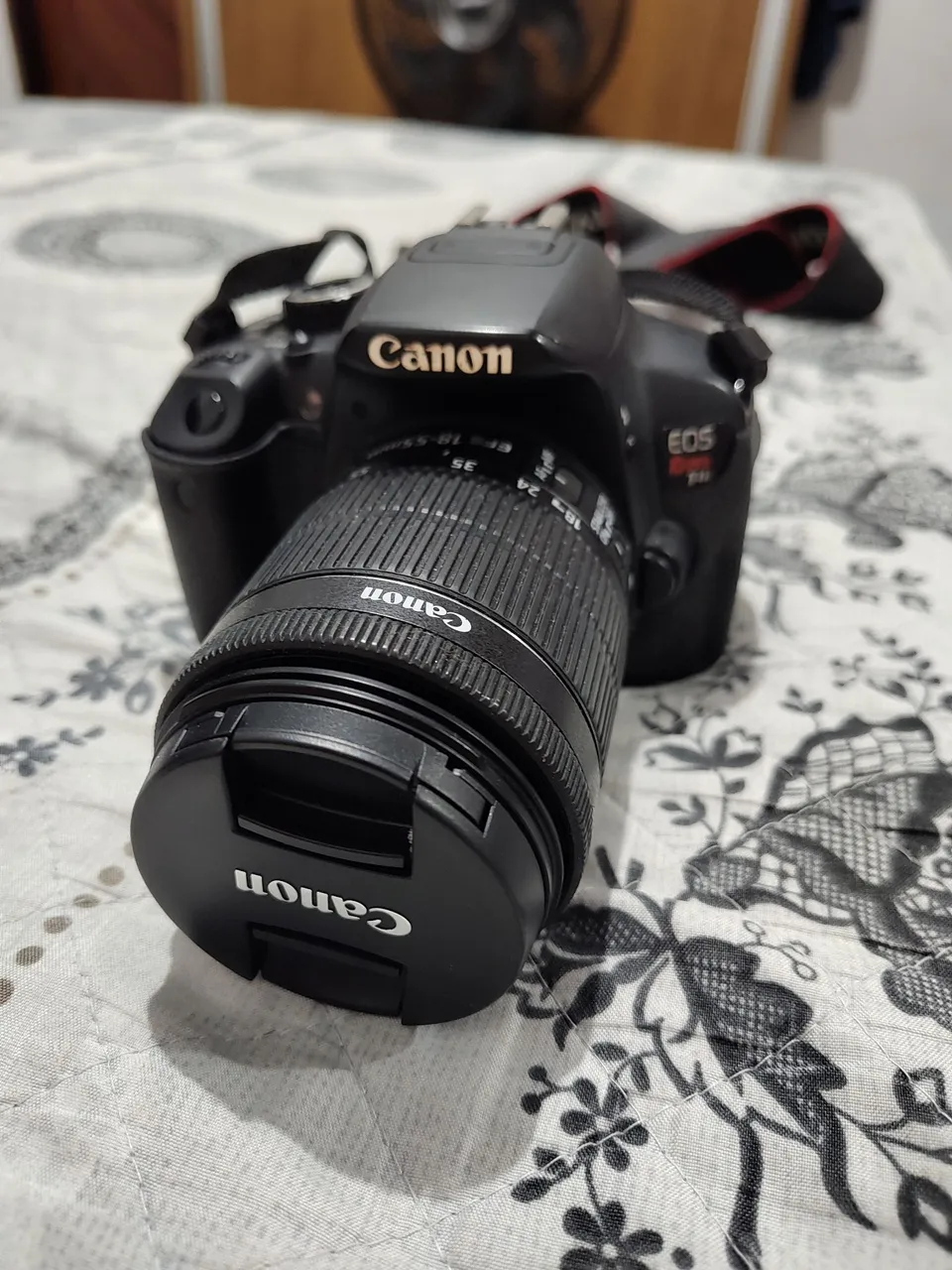 Câmera Canon EOS Rebel T4i