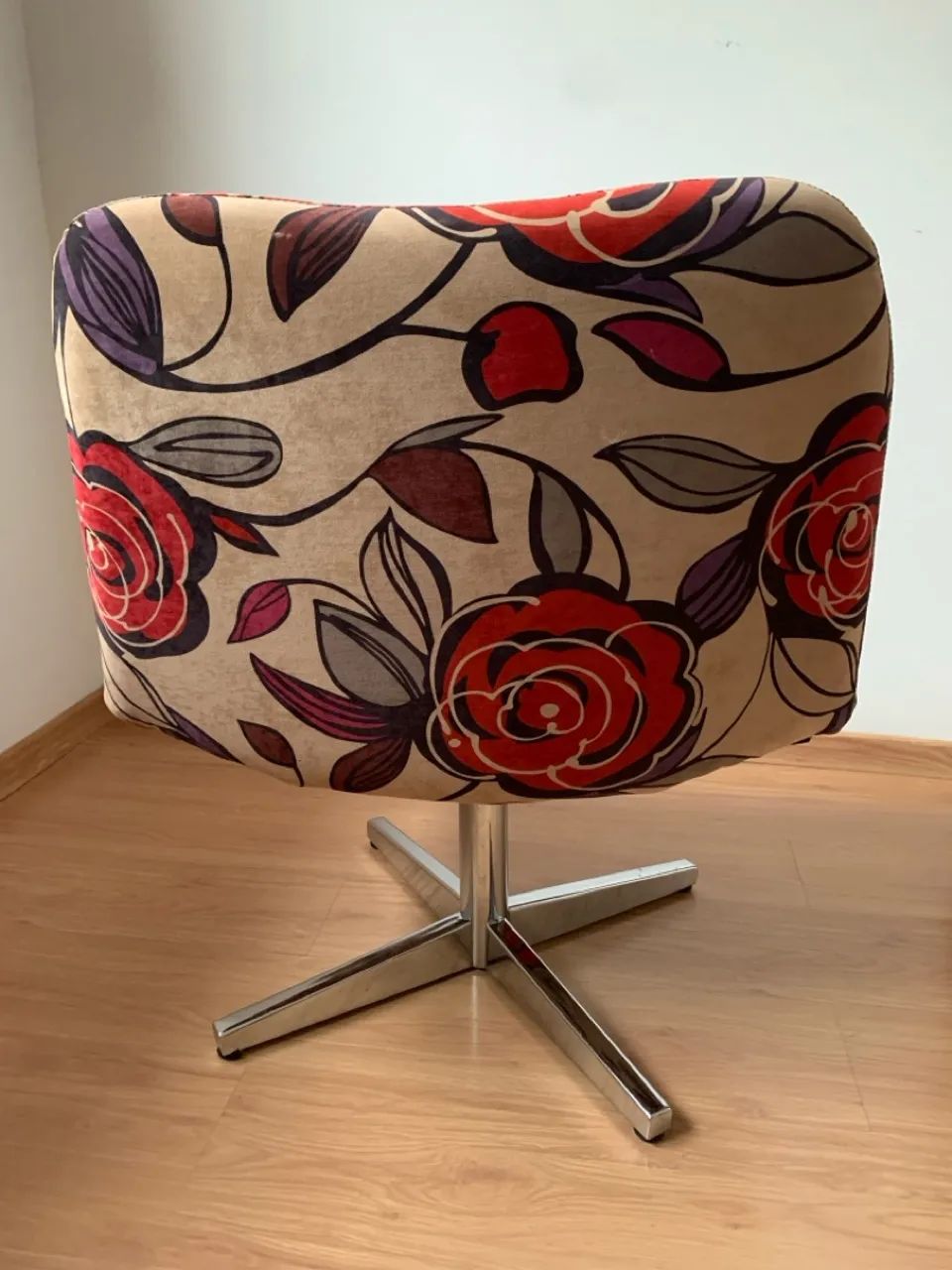  2 (duas) Poltronas giratórias 