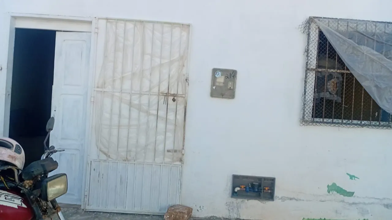 Vende mini chácara medindo 6 m de largura e 40 de comprimento