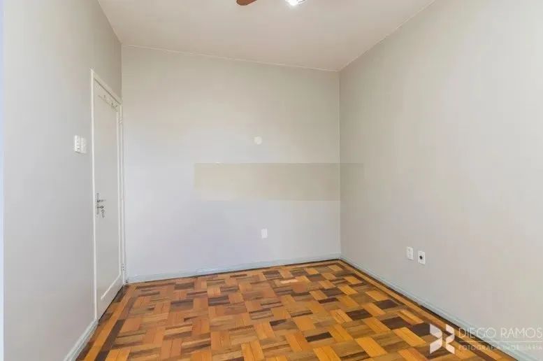 Vende excelente apartamento de frente, 94m2 de área útil, 03 dormitórios amplos com sacada - Foto 5