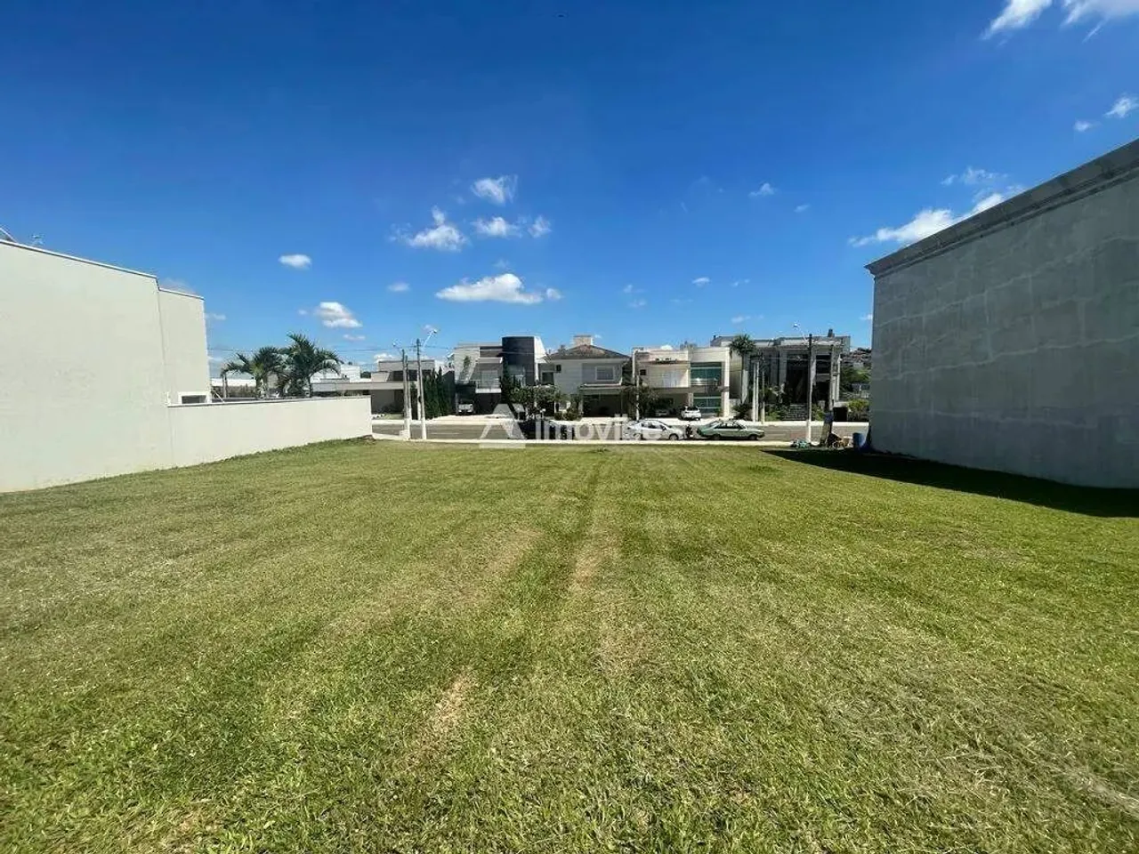 ** EXCELENTES TERRENOS NO CONDOMÍNIO TRIPOLI **