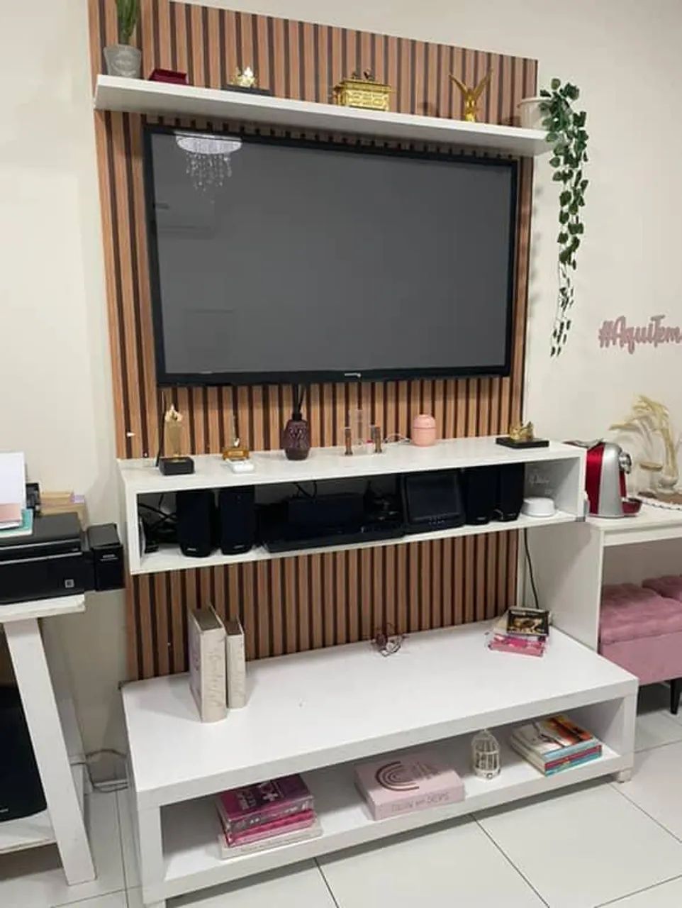 Rack de Parede Branco Moderno ADESIVADO com ripado 3D - Foto 4