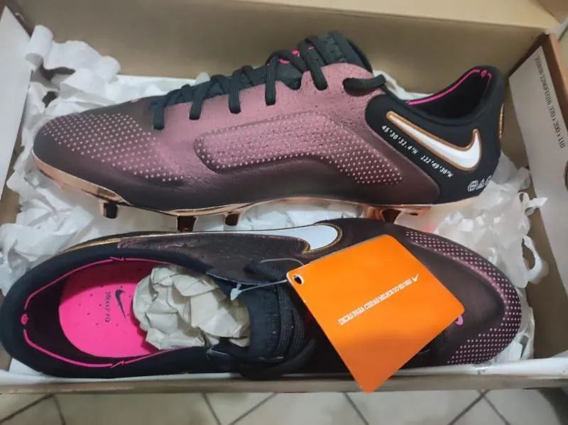 Chuteiras Nike Tiempo Legend 9 Elite FG - Rosa e Dourado - Foto 5